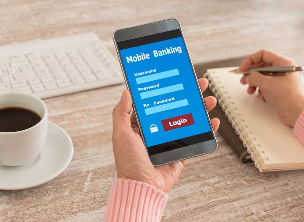 How Can Banks Address the Mobile Banking Outage Trend in 2020?