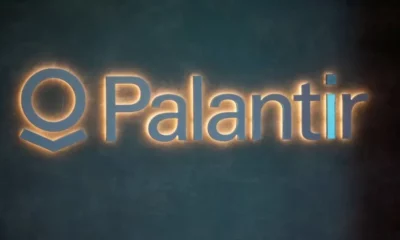 Palantir logo with blue background