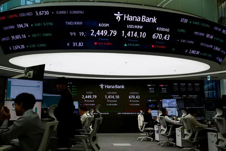 Stock market traders at Hana Bank headquarters